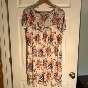 Floral mesh - lined short sleeved dress
